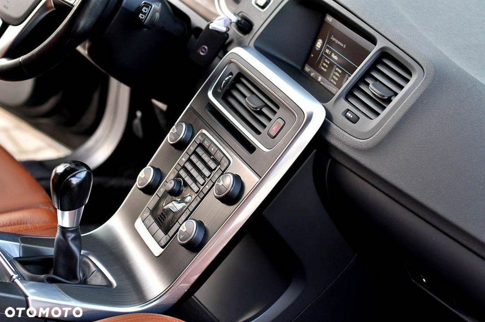 Volvo V60 D3 Momentum - 16