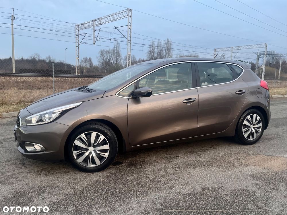 Kia Ceed 1.6 GDI L - 13