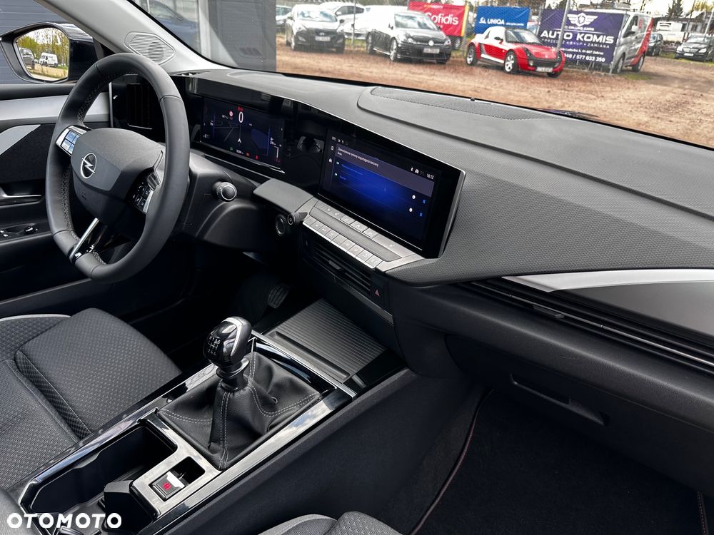 Opel Astra 1.2 Turbo Elegance - 27