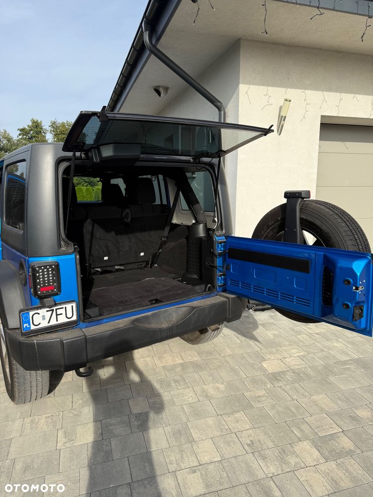 Jeep Wrangler - 11