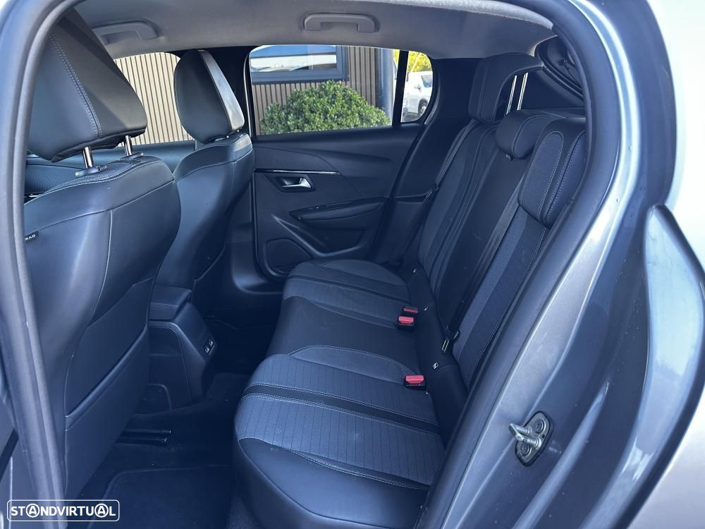 Peugeot 208 1.2 PureTech Allure EAT8 - 29