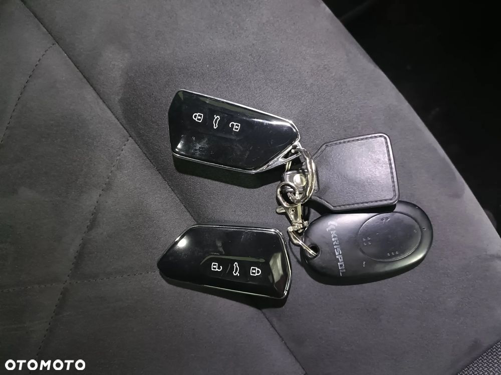 Volkswagen Golf - 30