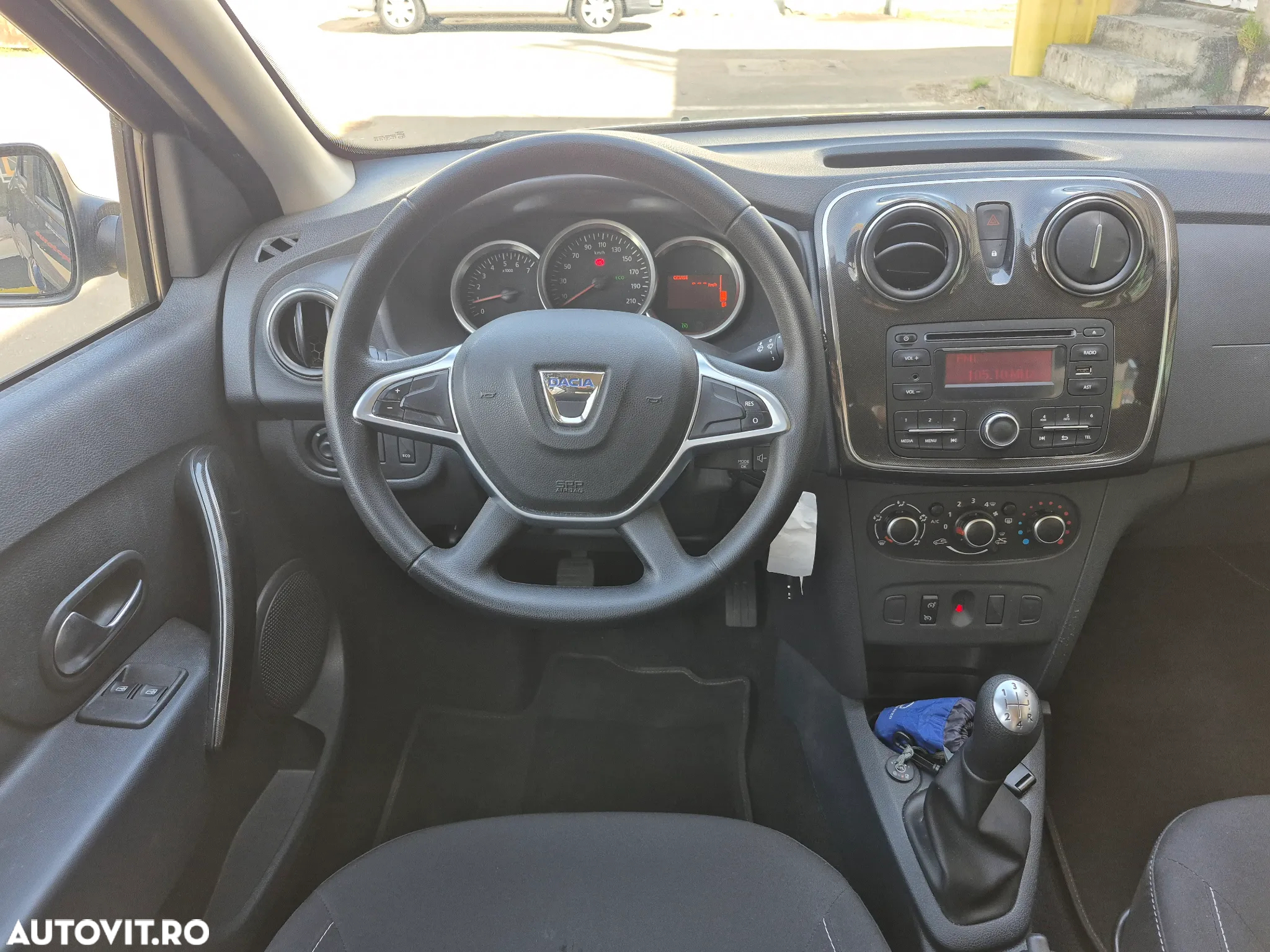 Dacia Sandero 0.9 90CP Laureate - 14