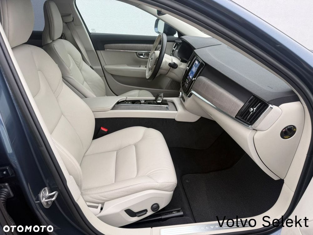Volvo V90 Cross Country - 33