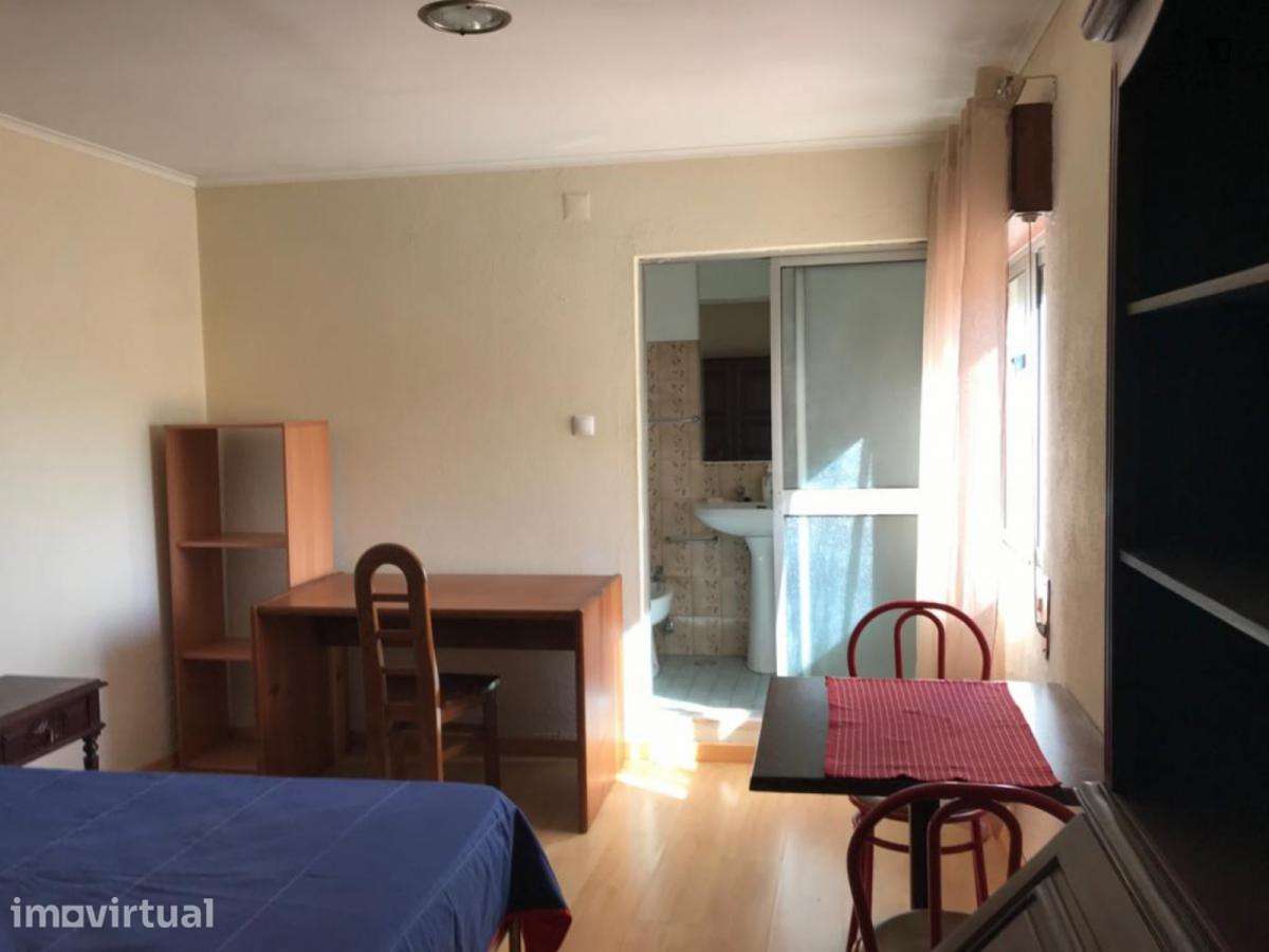 Quarto - localizado em Lumiar Lisbon - Grande imagem: 3/13
