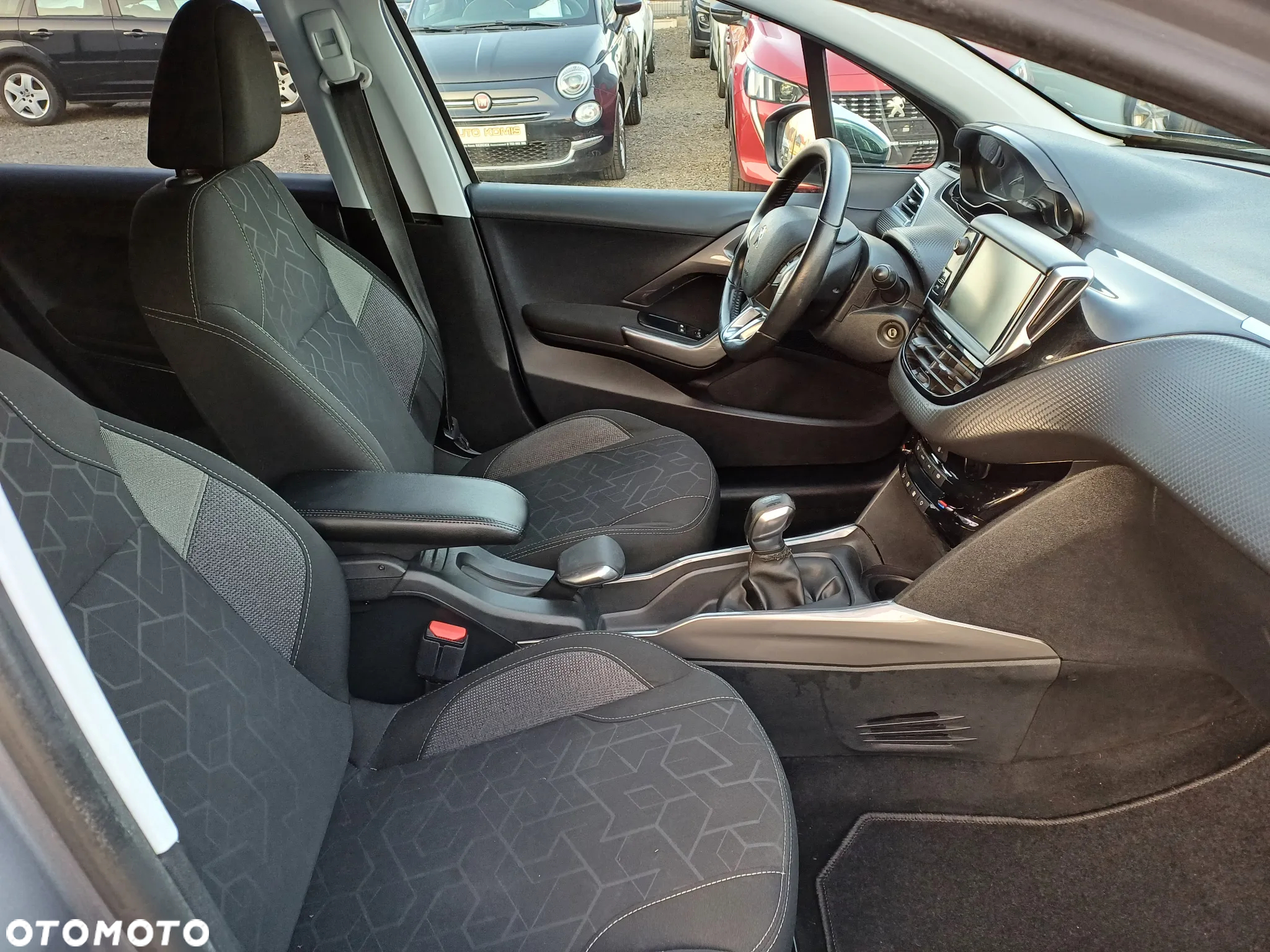 Peugeot 2008 1.2 Pure Tech Style - 9