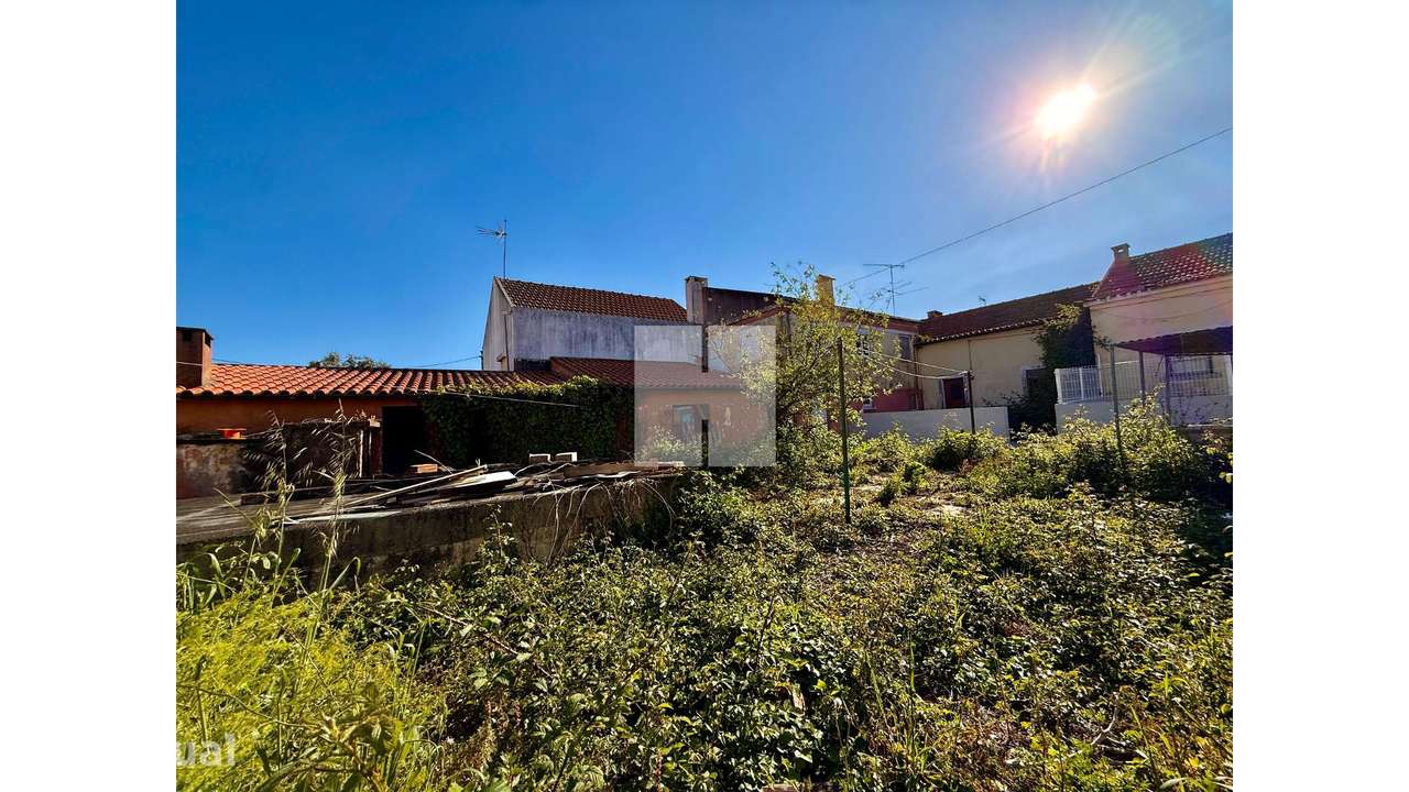 Casa com Jardim e GaragemT2+1 - Grande imagem: 3/35
