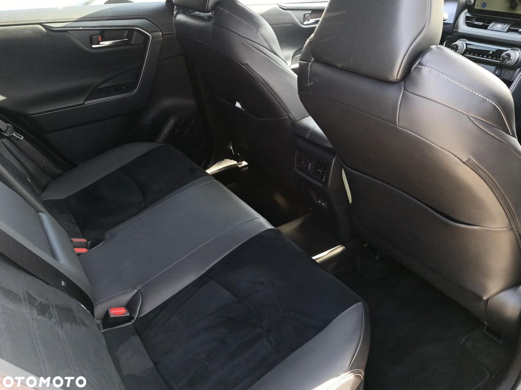 Toyota RAV4 - 12