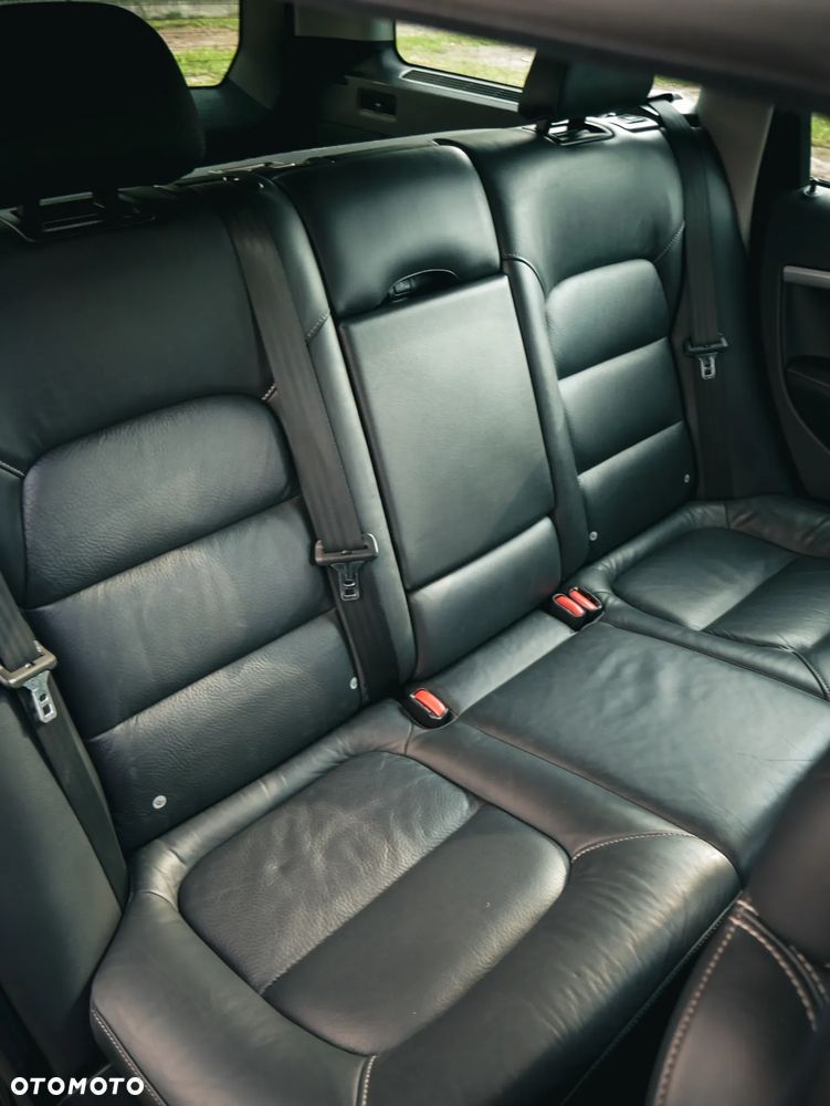 Volvo V70 D4 Black Edition - 14
