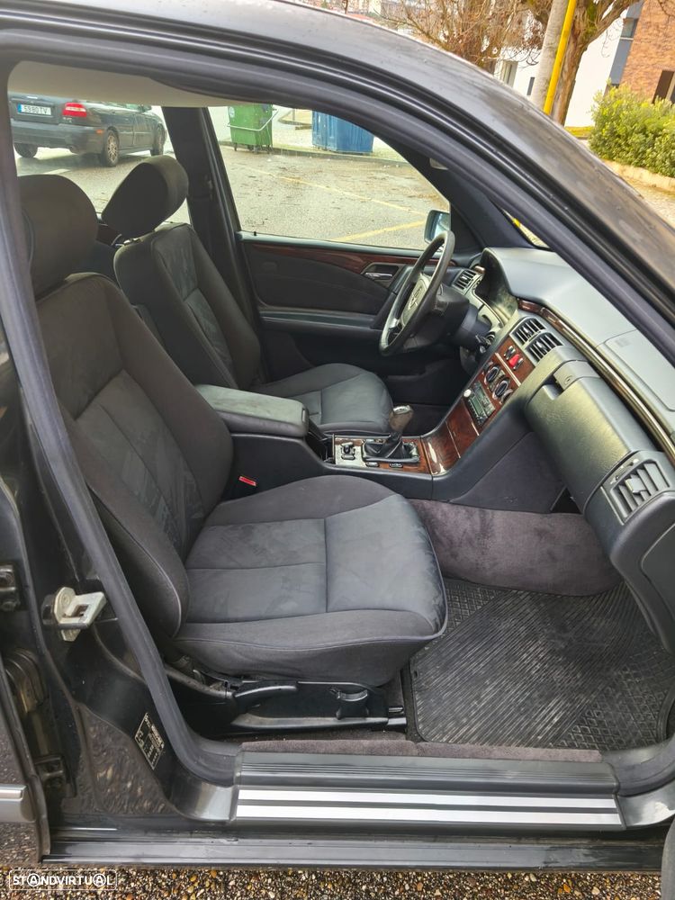 Mercedes-Benz E 200 D Elegance - 14