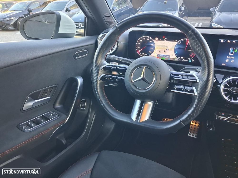 Mercedes-Benz A 250 e AMG Line - 16