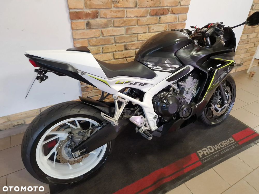 Honda CBR - 27