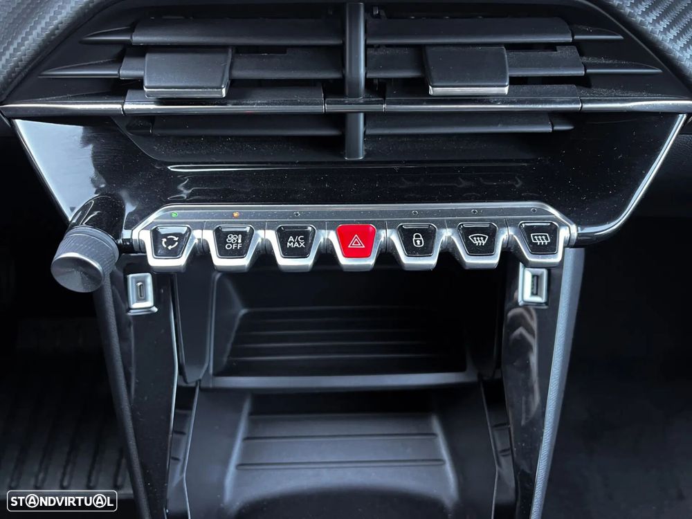 Peugeot 2008 1.2 PureTech Allure - 12