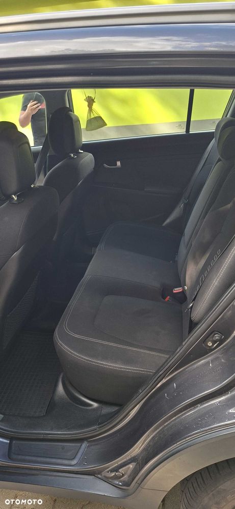 Kia Sportage 2.0 L - 12