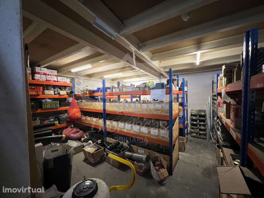 Armazém com localização de excelência junto à N10 no Forte da Casa - Grande imagem: 5/25