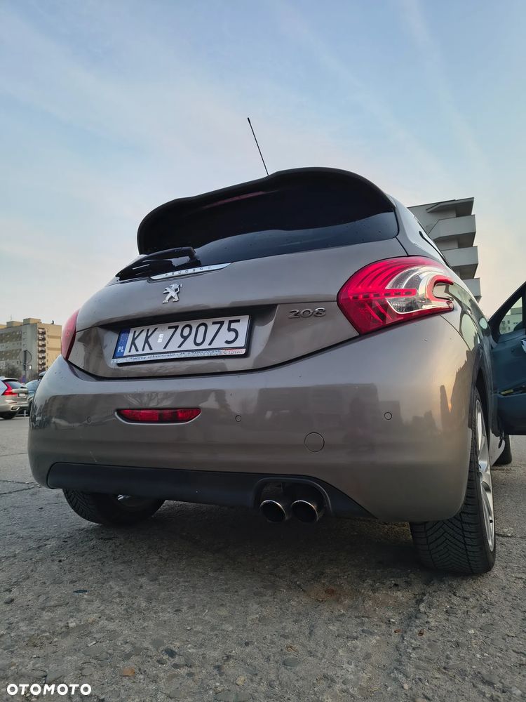 Peugeot 208 - 6