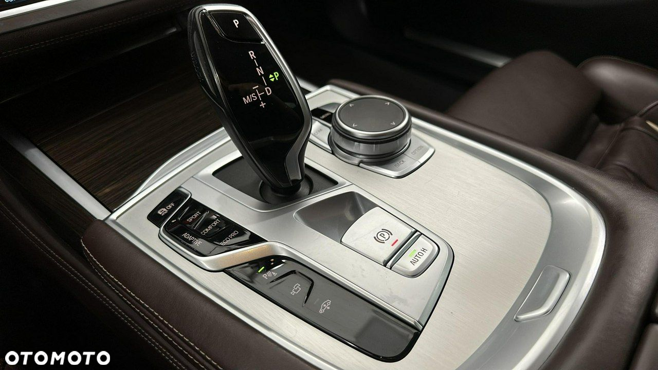 BMW Seria 7 - 19
