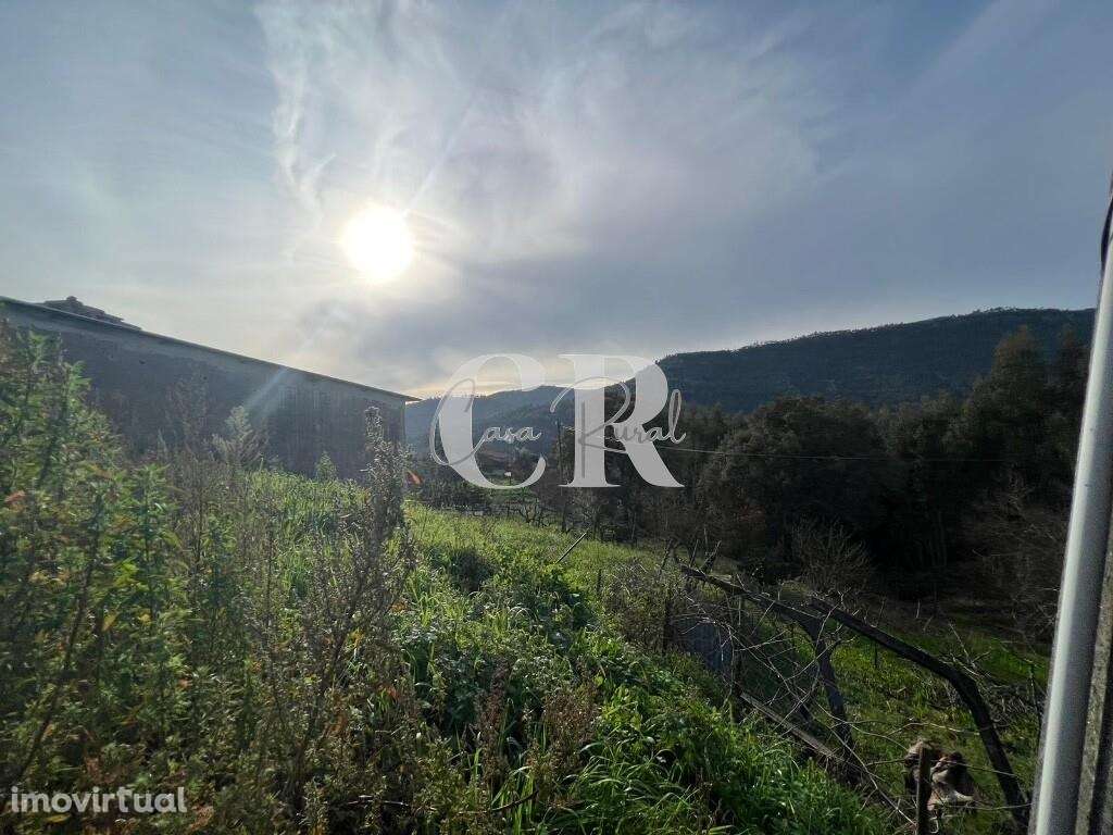 Casa em pedra (parcial) com jardim e vistas - Grande imagem: 2/19