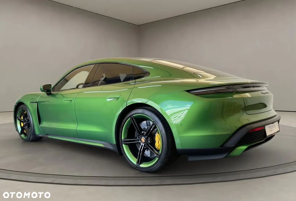 Porsche Taycan 19 - 2