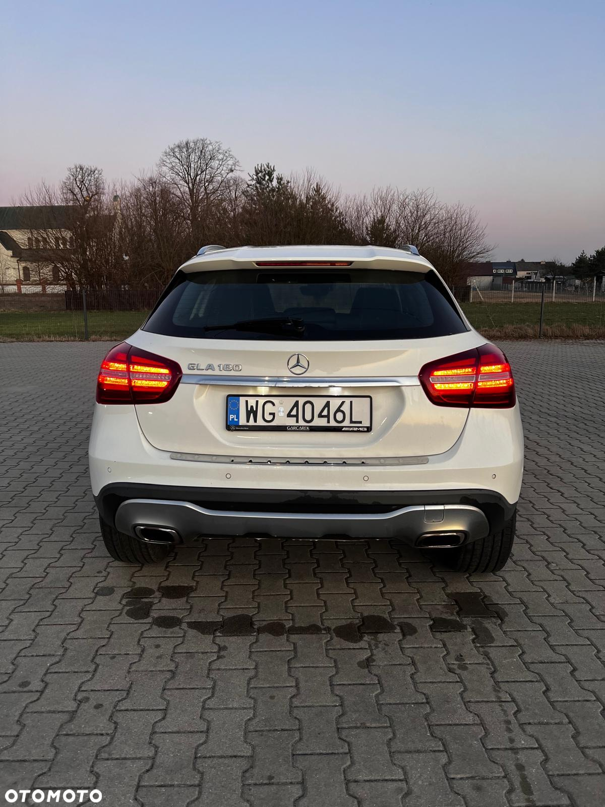 Mercedes-Benz GLA 180 7G-DCT AMG Line - 4