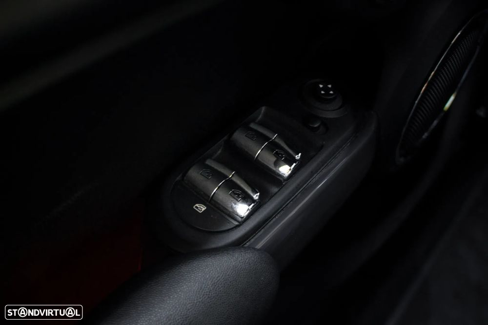 MINI 5 Portas Cooper D Seven Chili - 23