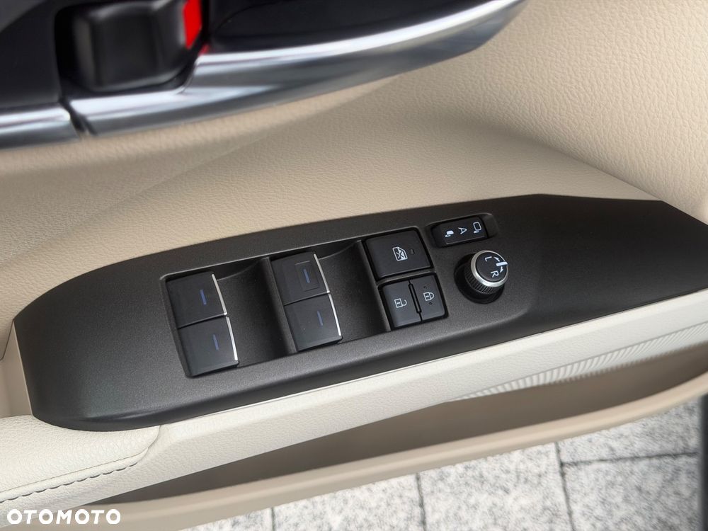 Toyota Camry 2.5 Hybrid Executive CVT - 23