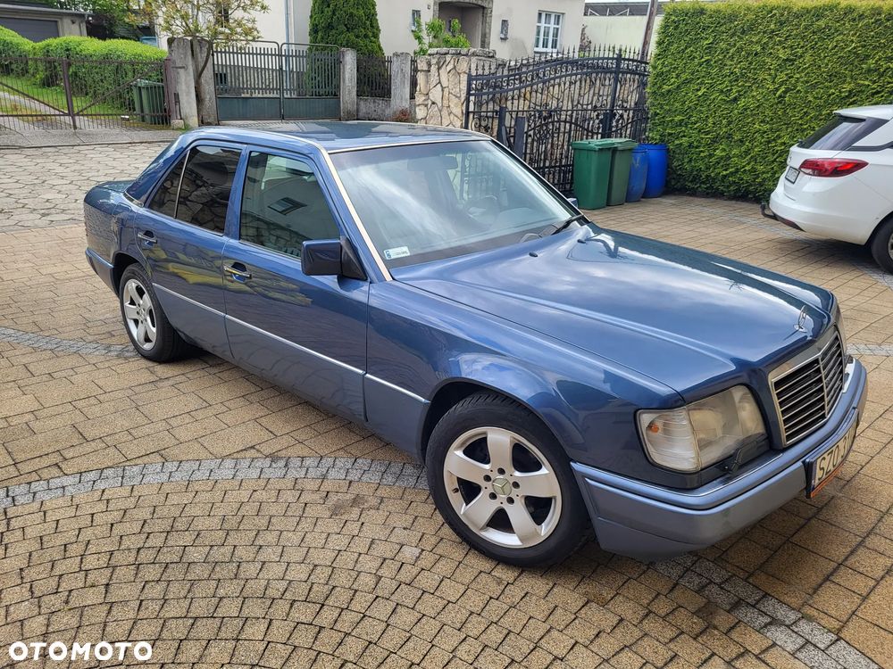 Mercedes-Benz Klasa E 200 T - 3