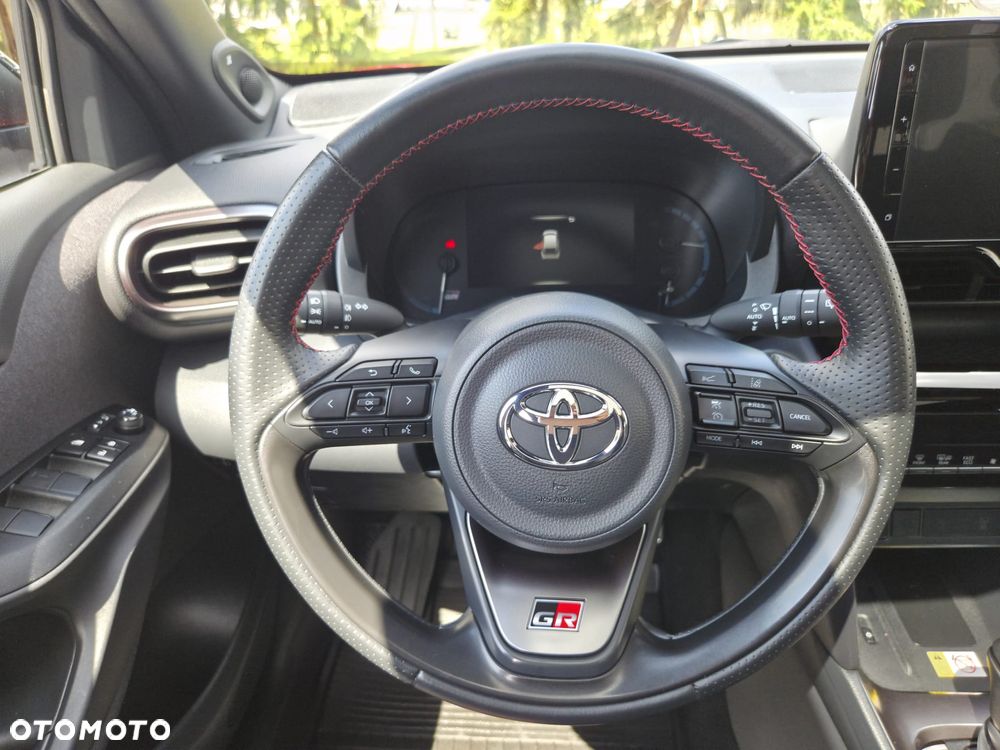 Toyota Yaris Cross - 17
