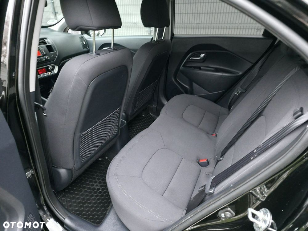 Kia Rio - 8