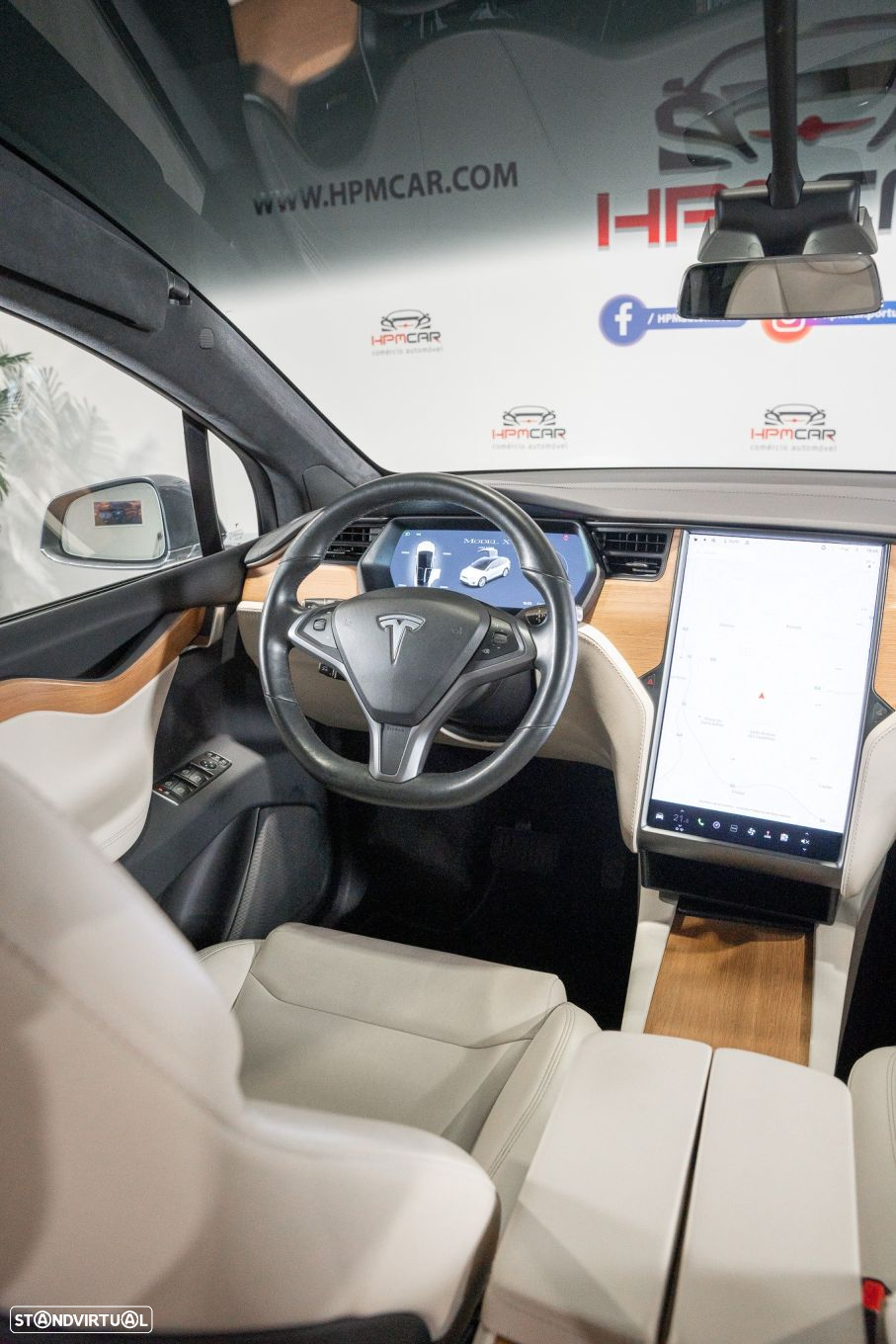 Tesla Model X - 14