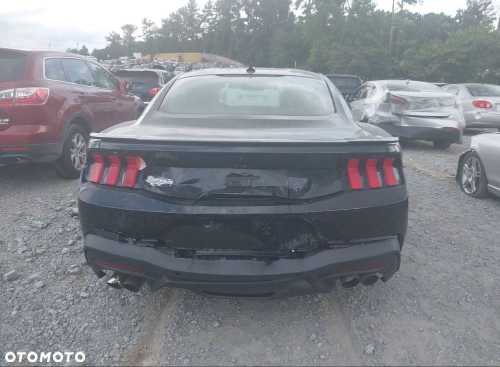 Ford Mustang - 6