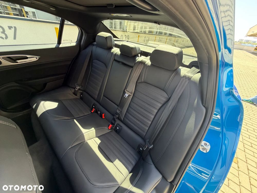 Alfa Romeo Giulia 2.0 Turbo Veloce Q4 - 14