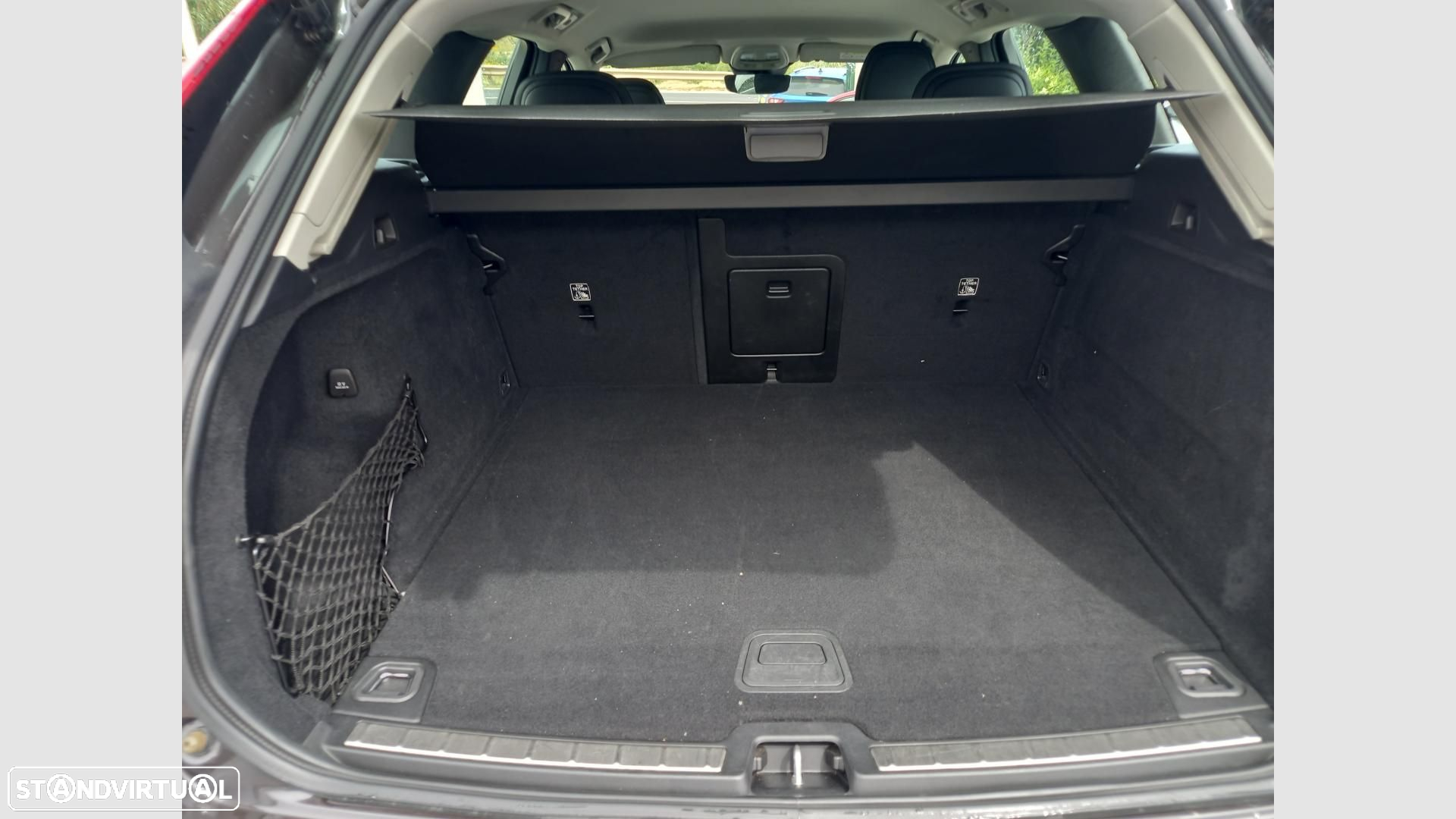 Volvo XC 60 2.0 B4 Momentum Plus - 24