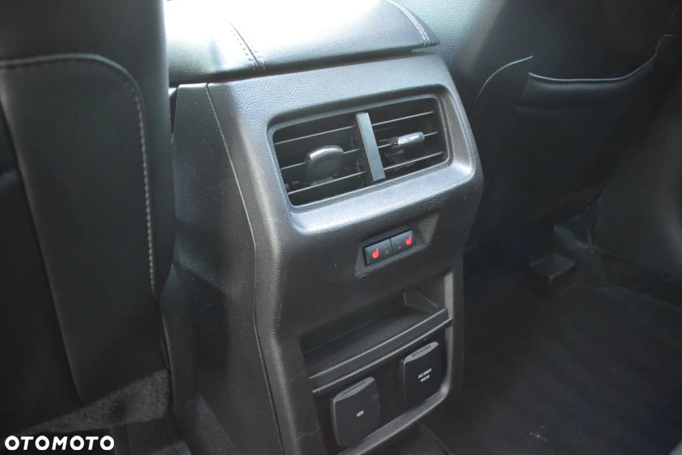 Ford Edge 2.0 TDCi Twin-Turbo 4WD ST-Line - 12