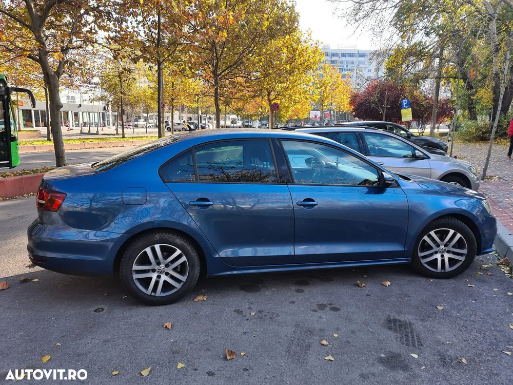 Volkswagen Jetta 2.0 TDI Comfortline - 4