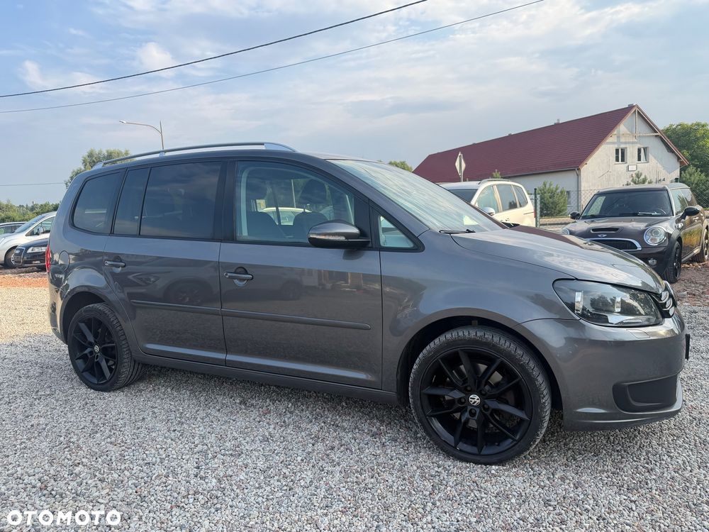 Volkswagen Touran 2.0 TDI DPF MATCH - 9