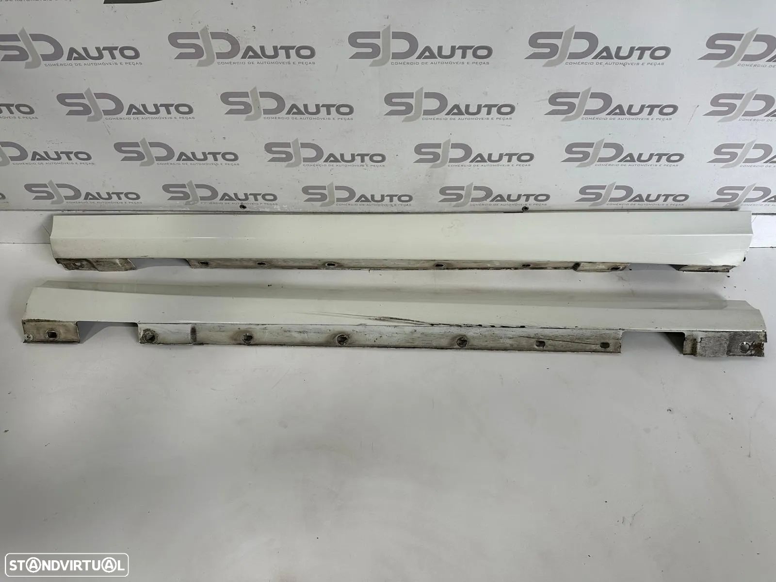 Embaladeira Direita / Esquerda - Mercedes C (W204) - 1