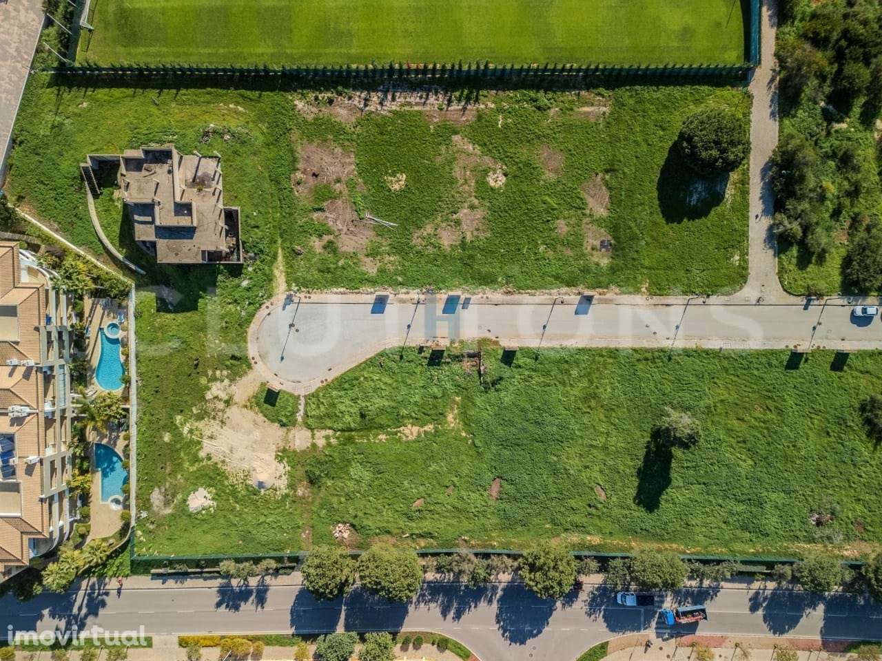 Lote de Terreno com 1.387 m² para Construção de Moradia T3 + Cave – La - Grande imagem: 3/3