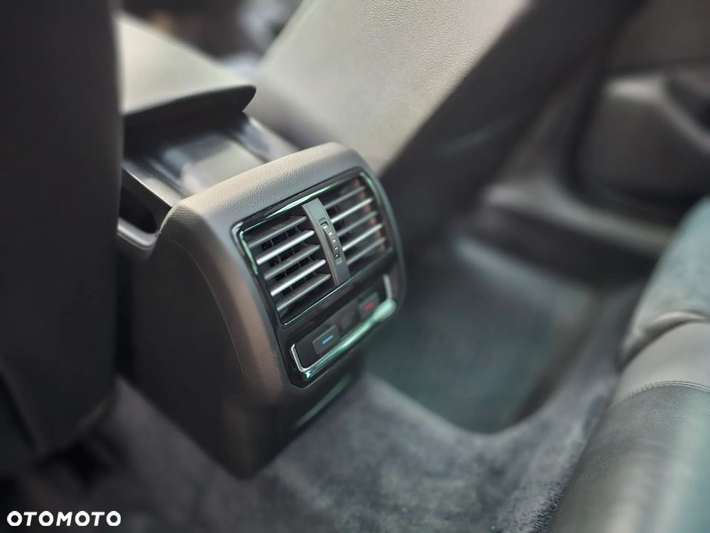 Volkswagen Passat 2.0 TDI BMT Highline - 16