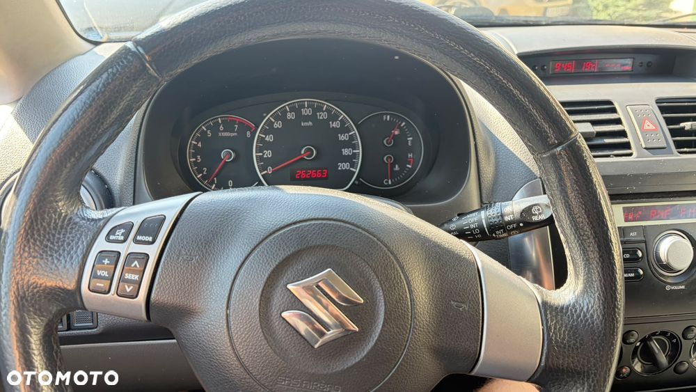 Suzuki SX4 1.6 GLX / Comfort - 17
