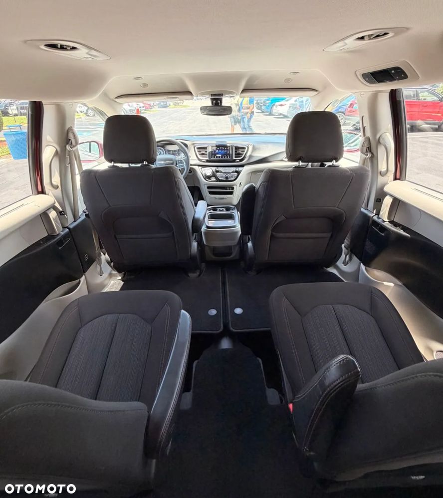 Chrysler Pacifica - 14