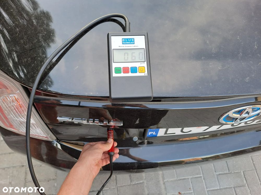 Toyota Prius (Hybrid) - 34