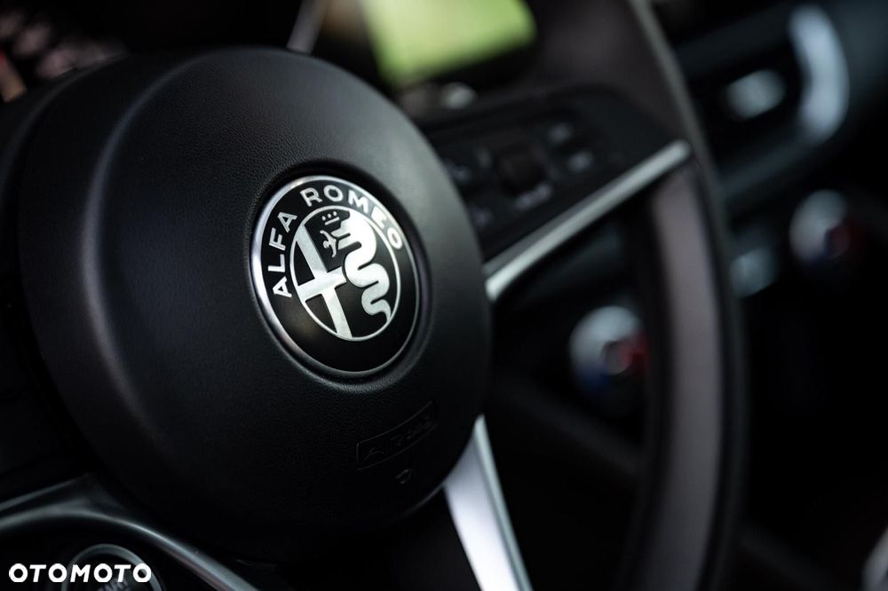 Alfa Romeo Giulia 2.2 - 27