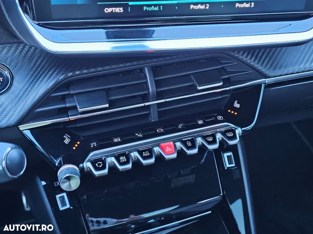 Peugeot 2008 e-2008 GT Line - 30