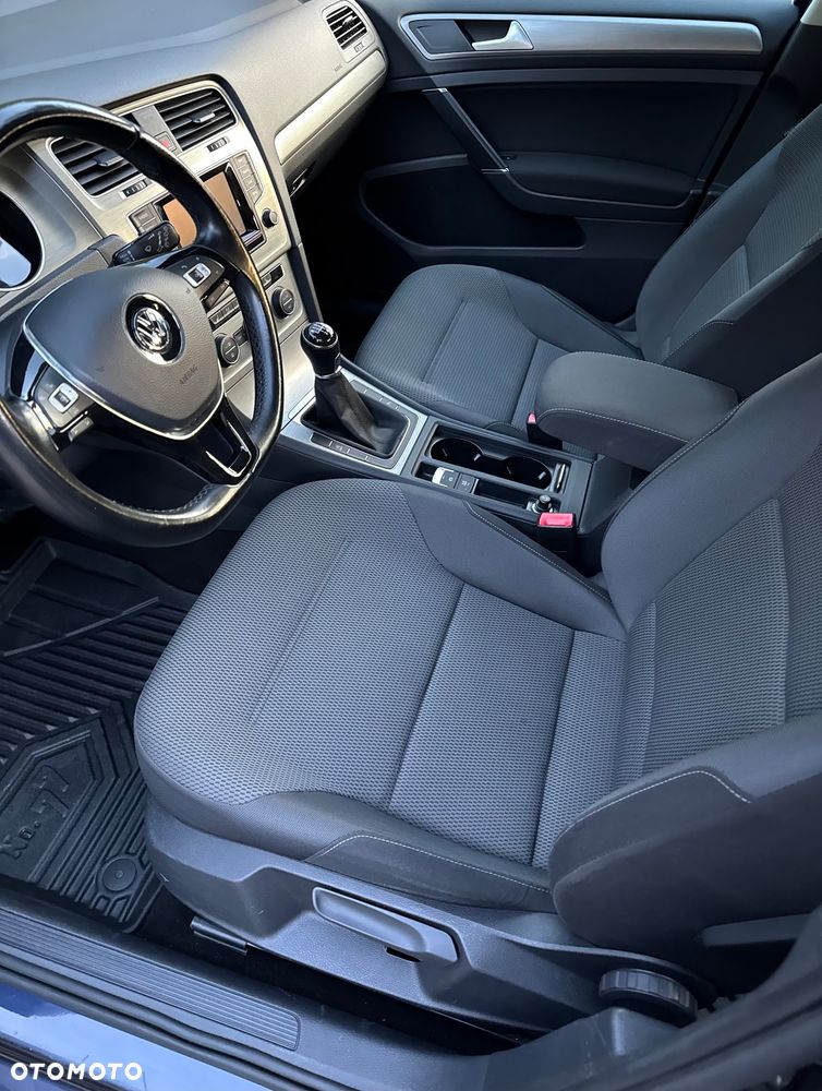 Volkswagen Golf - 9