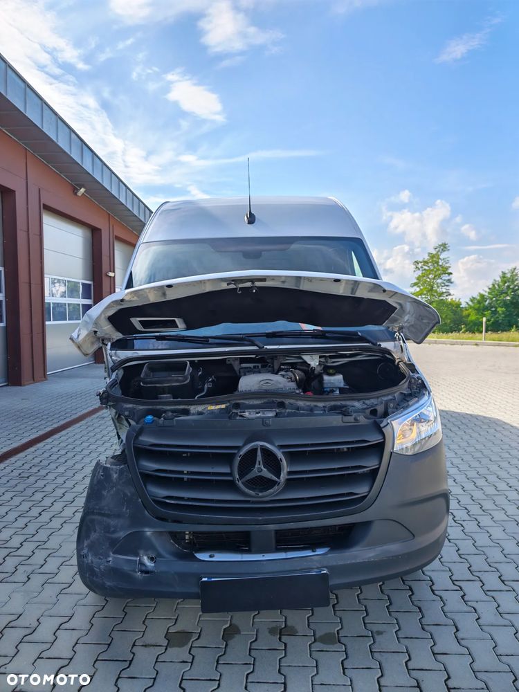 Mercedes-Benz Sprinter - 16