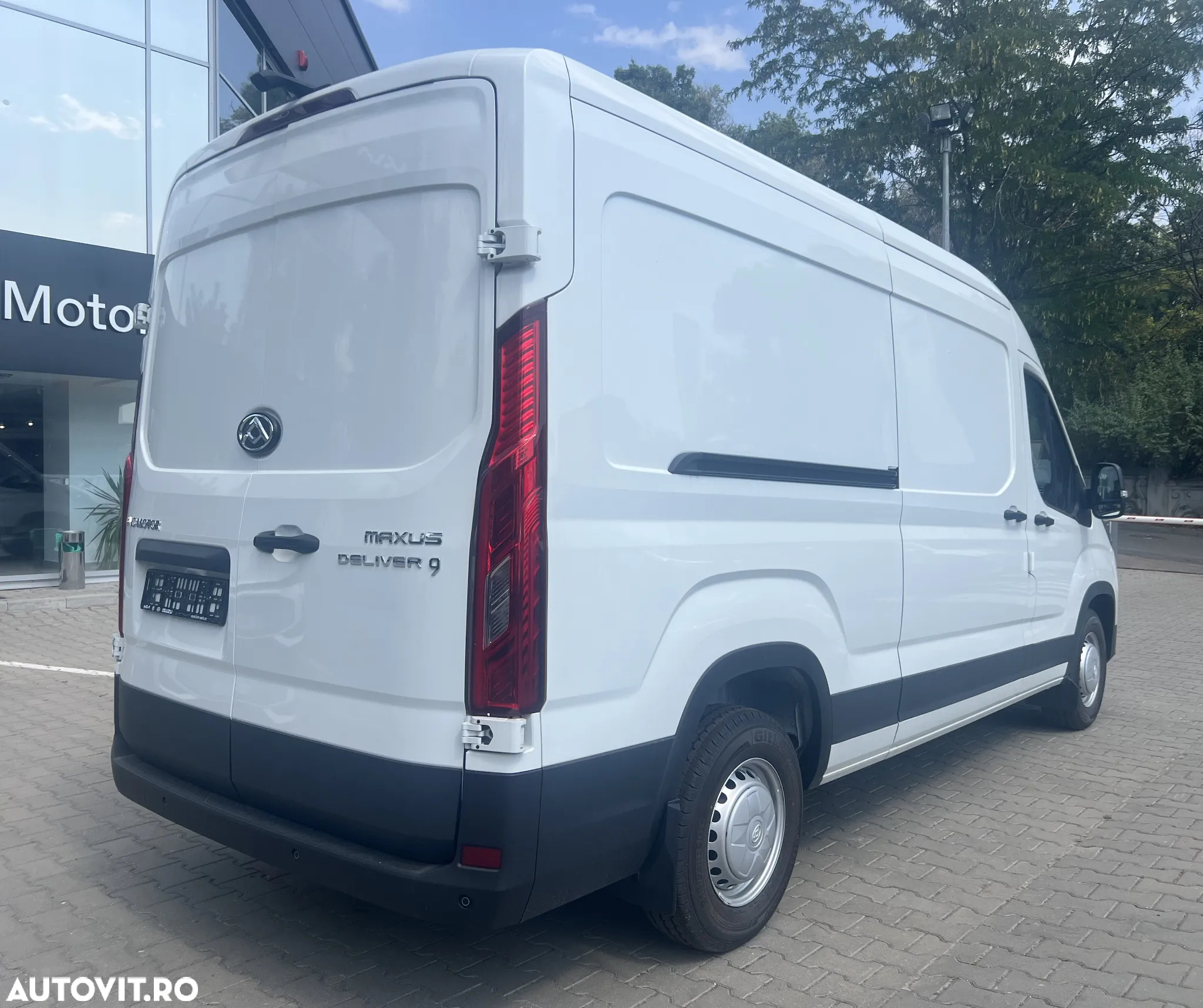Maxus Deliver 9 - 9