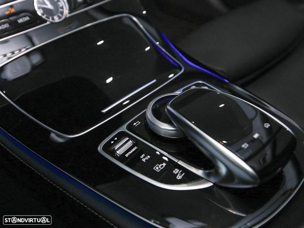 Mercedes-Benz E 300 de AMG Line - 20