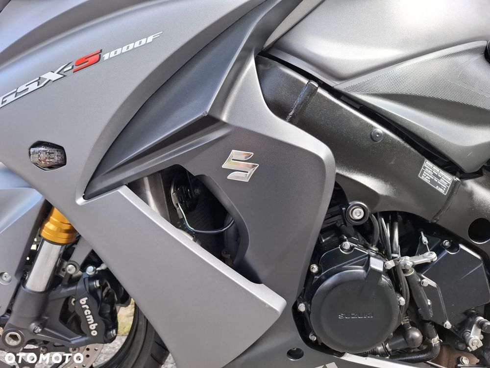 Suzuki GSX 1000 - 26