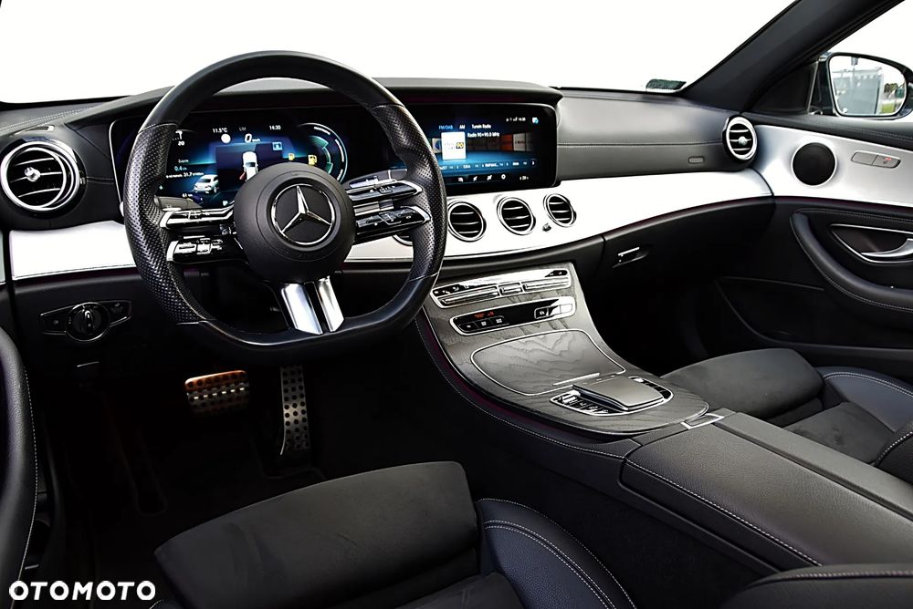 Mercedes-Benz Klasa E 220 d 4-Matic AMG - 22